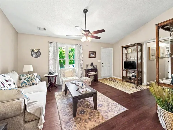 $244,900 | 268 Thorn Thicket Way, Rockmart, GA 30153