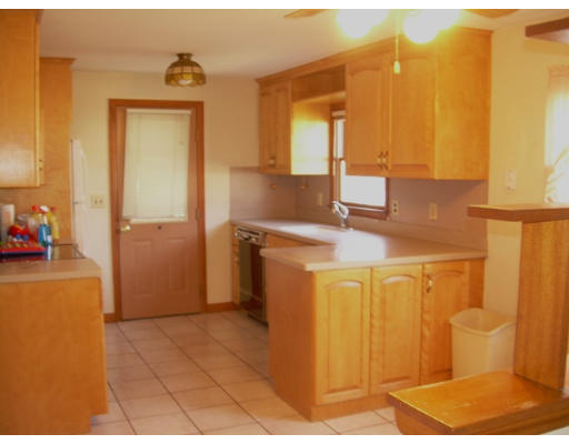 8 Cedarcrest Road Wilmington, MA 01887 - Photo 3 of 11 Gallery Image 3