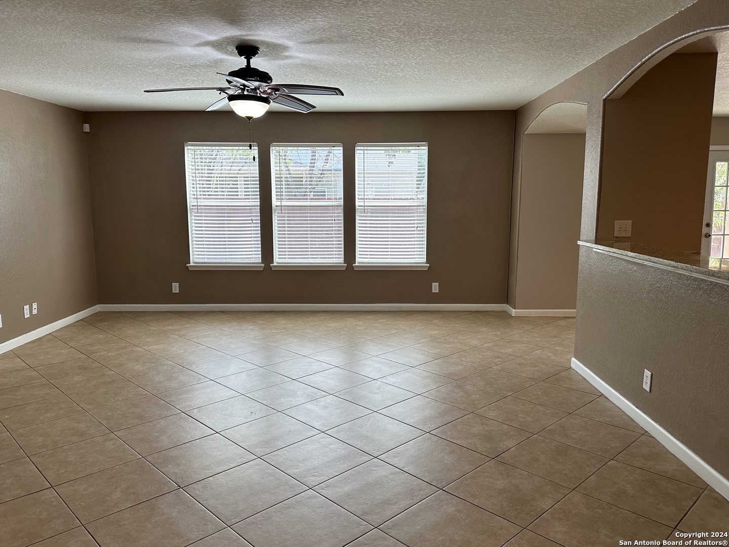 225 Woodstone Loop Cibolo, TX 78108 - Photo 5 of 33