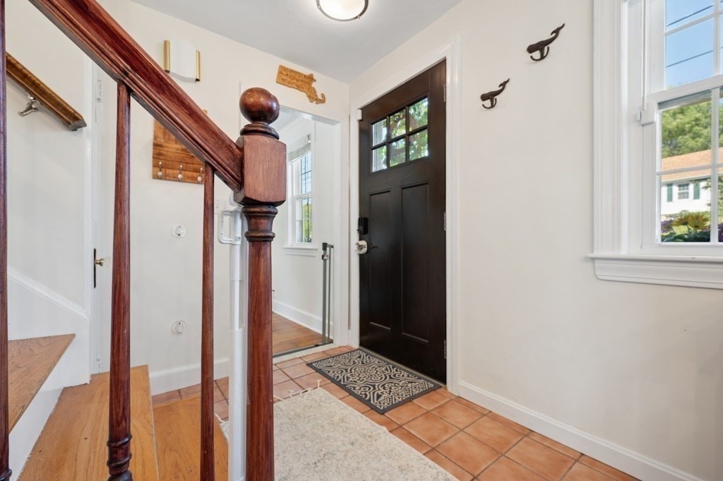 223 Beverly Road Worcester, MA 01605 - Photo 9 of 42