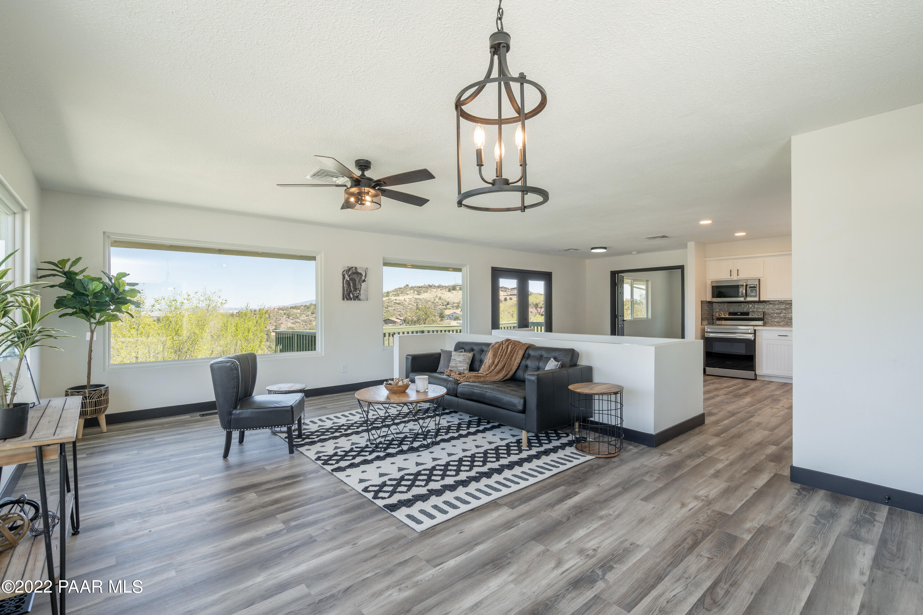2615 Ridge Road Prescott, AZ 86301 - Photo 11 of 29 a living room with furniture