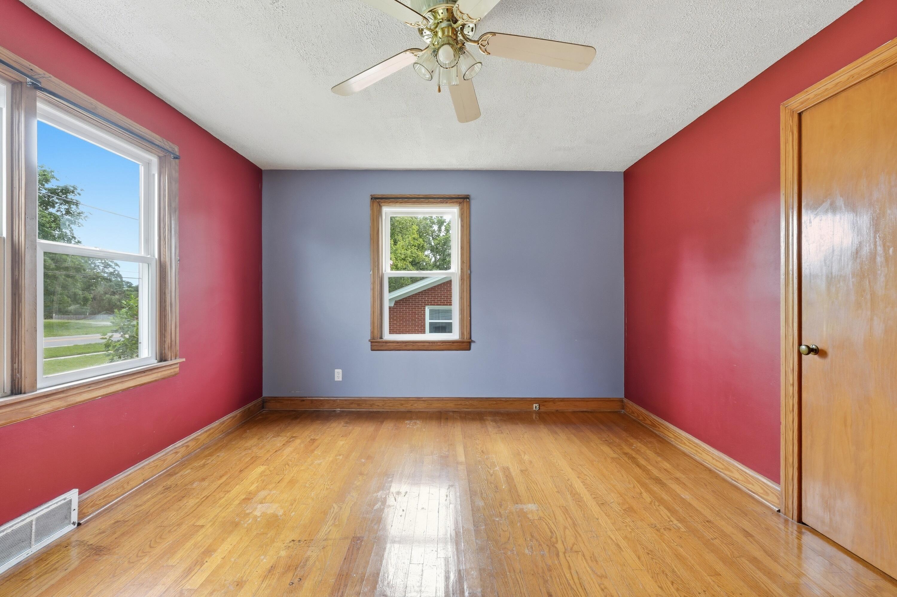 671 Main Street Pleasureville, KY 40057 - Photo 13 of 30 671main_louisvillerealestatemedia_079