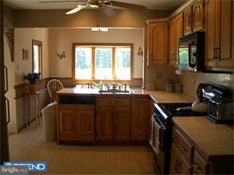 737 Longstreth Road Warminster, PA 18974 - Photo 6 of 12 Kitchen