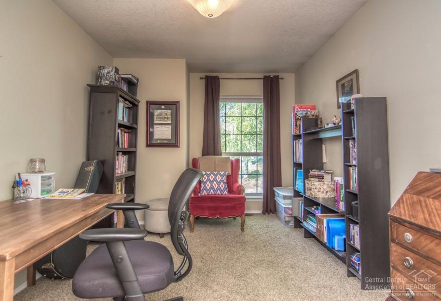 3383 Northeast Stonebrook Loop Bend, OR 97701 - Photo 11 of 12