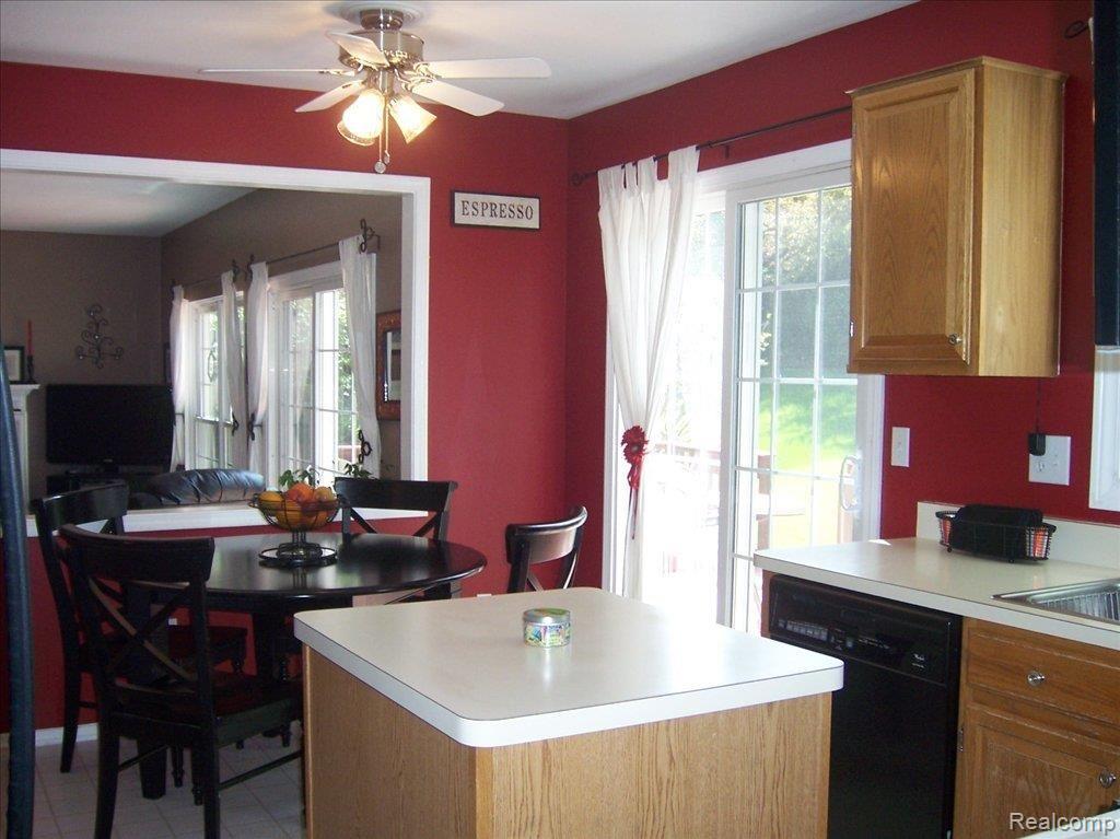 166 Parsons Lane Rochester, MI 48307 - Photo 9 of 24 Kitchen View #3