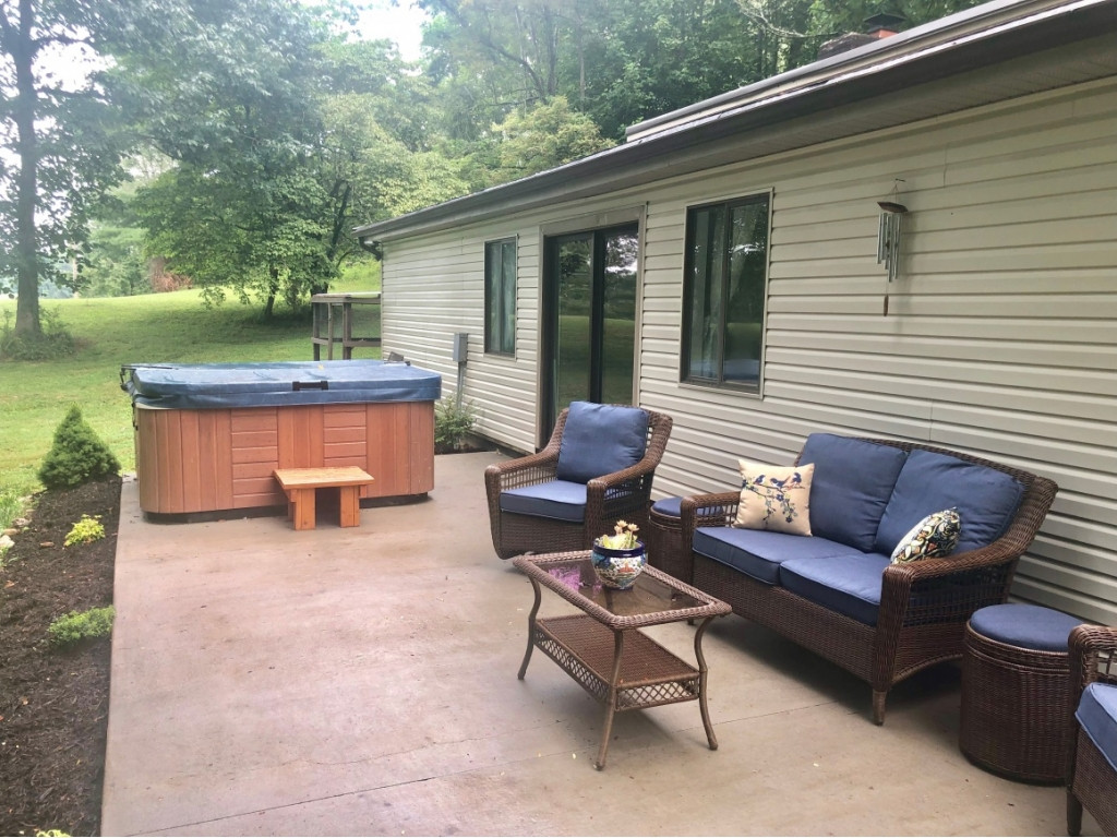 1097 Haw Ridge Road Piney Flats, TN 37686 - Photo 8 of 36 Back Patio w Hot Tub