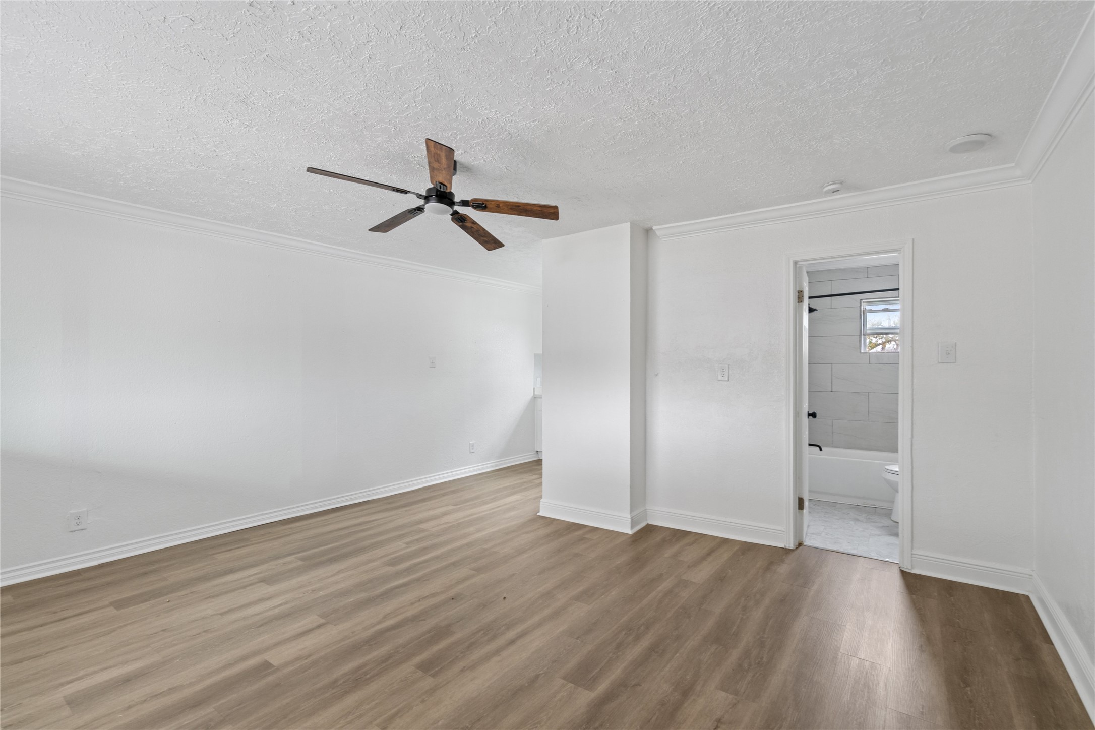 923 B Knight Street, Unit A2 Houston, TX 77022 - Photo 5 of 7