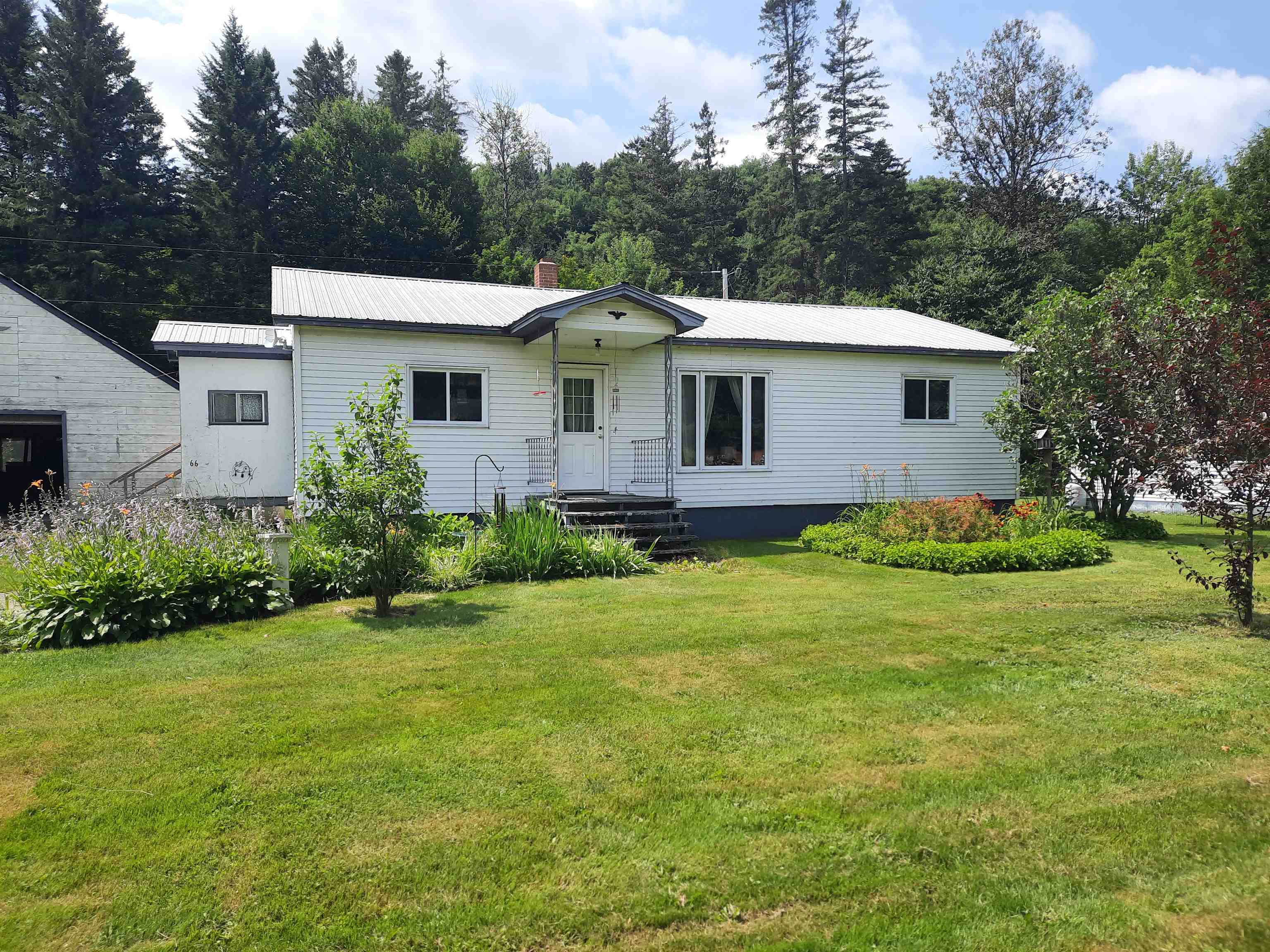 66 Pariseau Drive Canaan, VT 05902 - Photo 3 of 29
