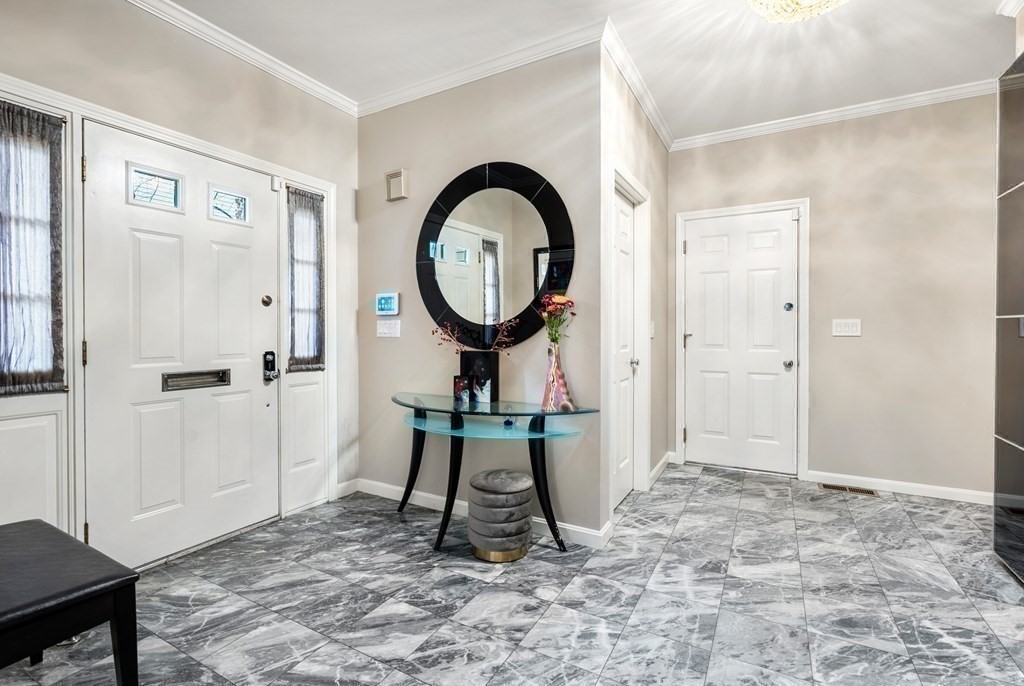 34 Tanglewood Road, Unit 34 Newton, MA 02459 - Photo 15 of 30