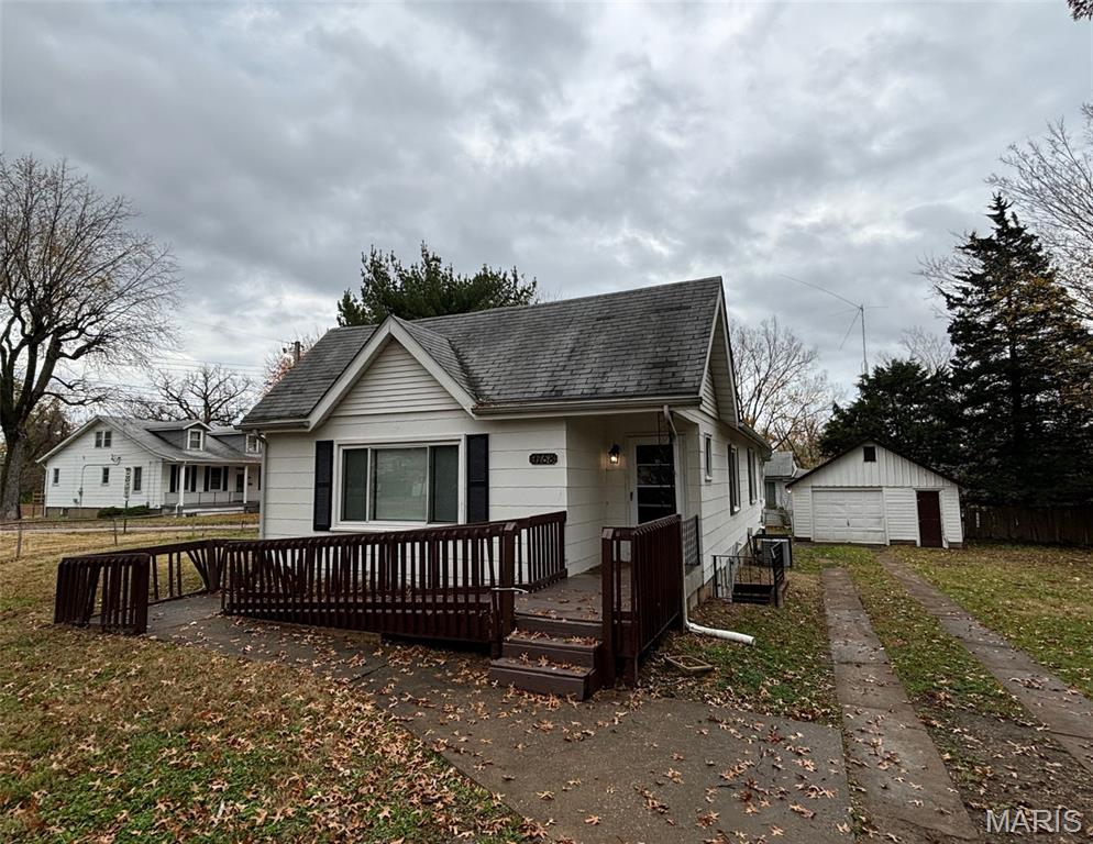 9758 Diamond Drive Riverview, MO 63137 - Photo 3 of 34