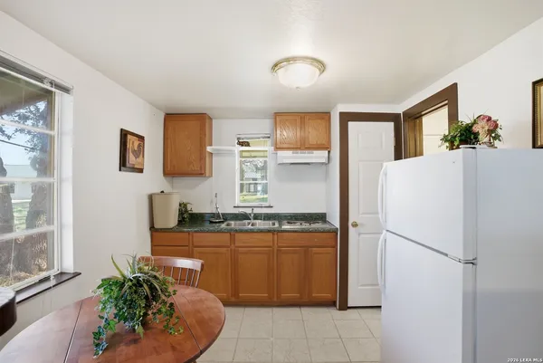 $1,950,000 | 18617 Highway 29, Buchanan Dam, TX 78609