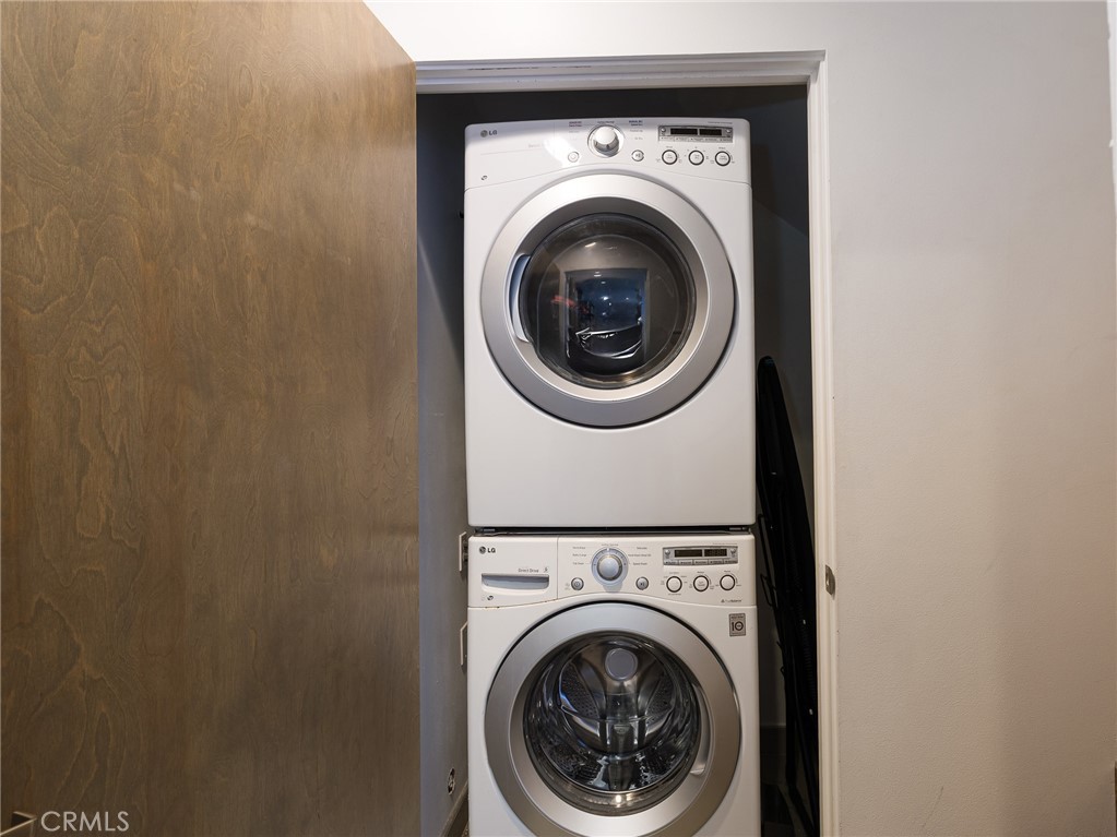 121 East Walnut Avenue El Segundo, CA 90245 - Photo 24 of 26