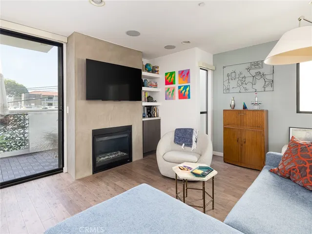 $1,499,000 | 121 East Walnut Avenue, El Segundo, CA 90245