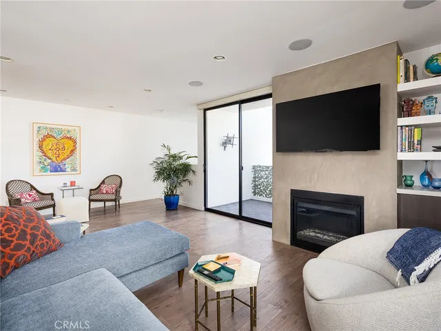 $1,499,000 | 121 East Walnut Avenue, El Segundo, CA 90245