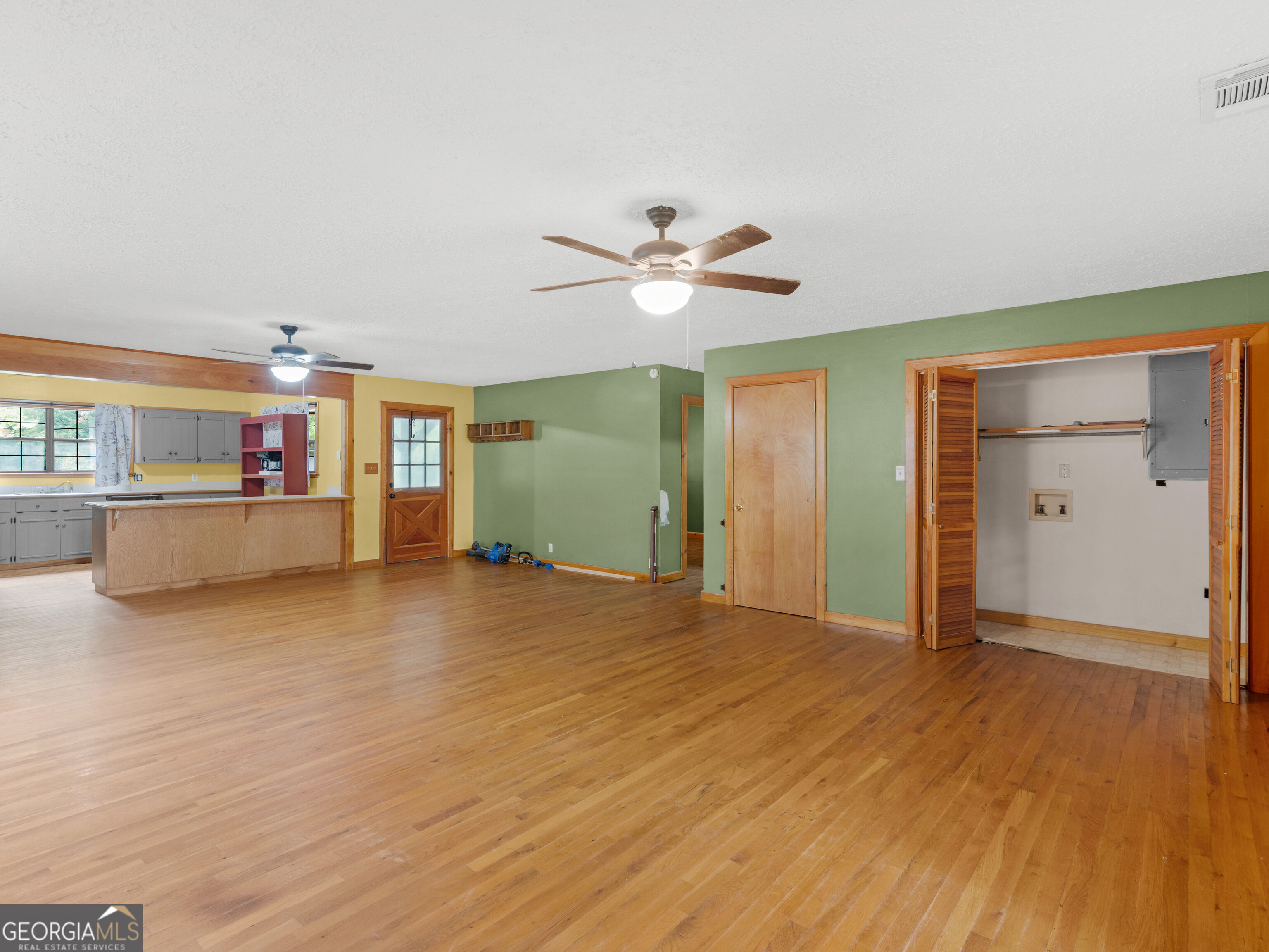 107 Midway Road Barnesville, GA 30204 - Photo 5 of 31 Gallery Image 5