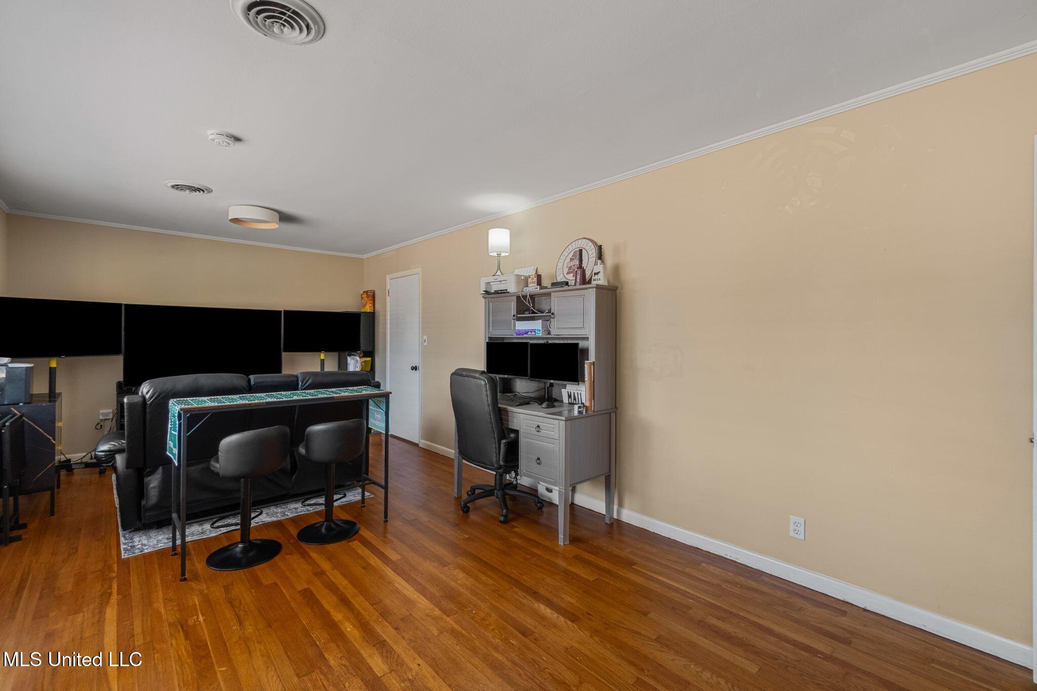 1223_Meadowood_Road-6