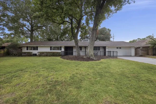 $325,000 | 775 Belvedere Drive, Beaumont, TX 77706