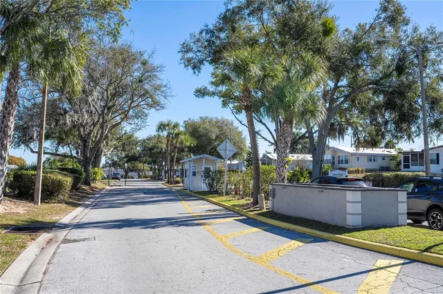 $330,000 | 50989 Highway 27, Unit 274, Davenport, FL 33897