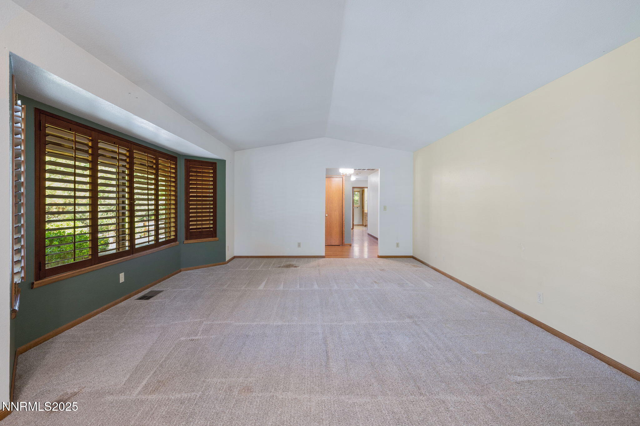 7205 Lingfield Drive Reno, NV 89502 - Photo 14 of 44 18-web-or-mls-7205 Lingfield-11