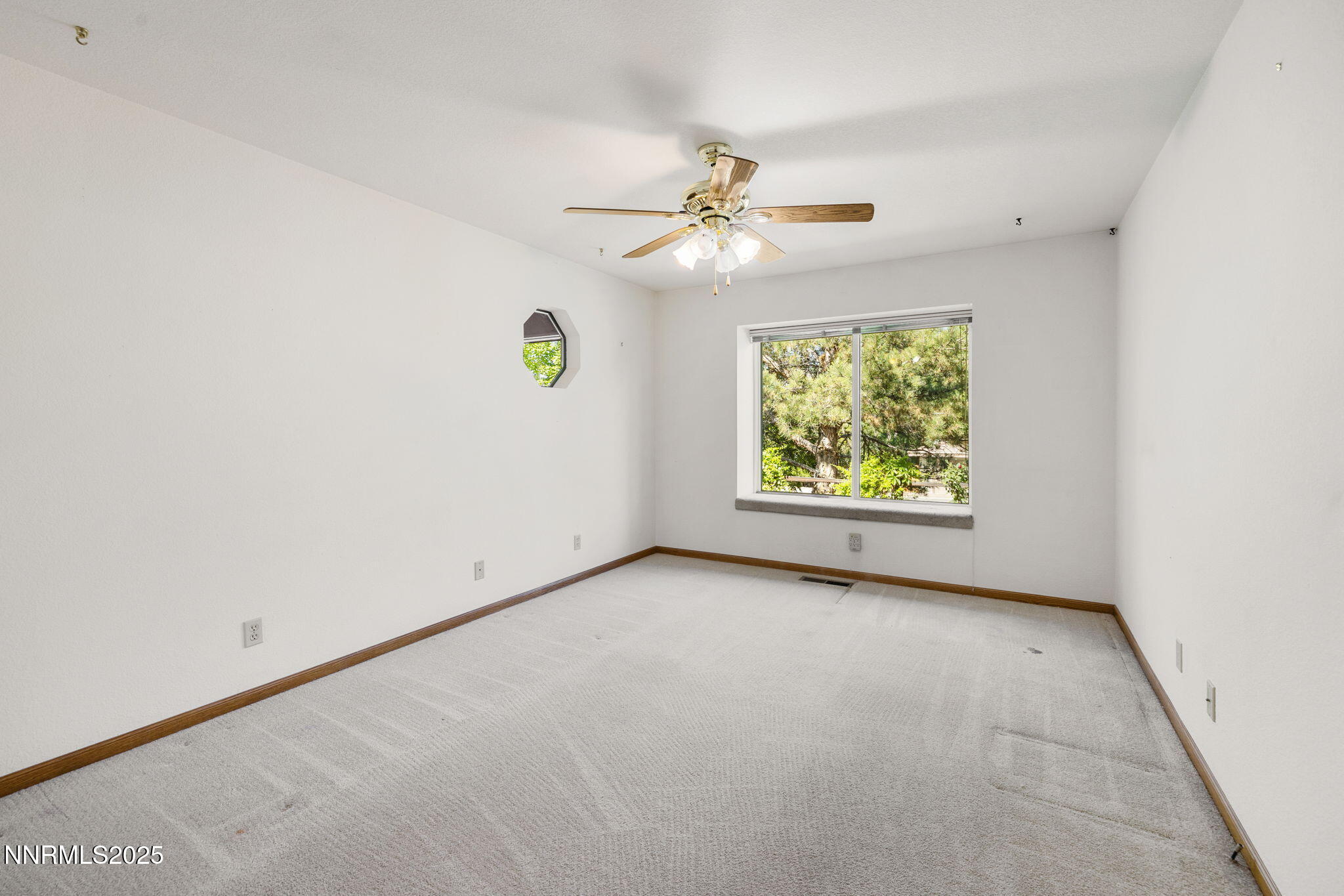 7205 Lingfield Drive Reno, NV 89502 - Photo 18 of 44 25-web-or-mls-7205 Lingfield-18