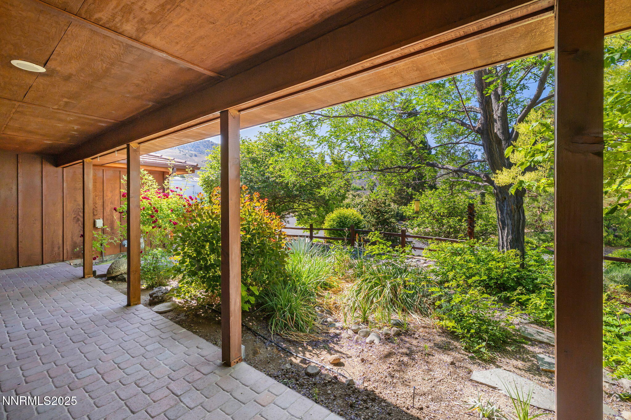 7205 Lingfield Drive Reno, NV 89502 - Photo 5 of 44 10-web-or-mls-7205 Lingfield-3