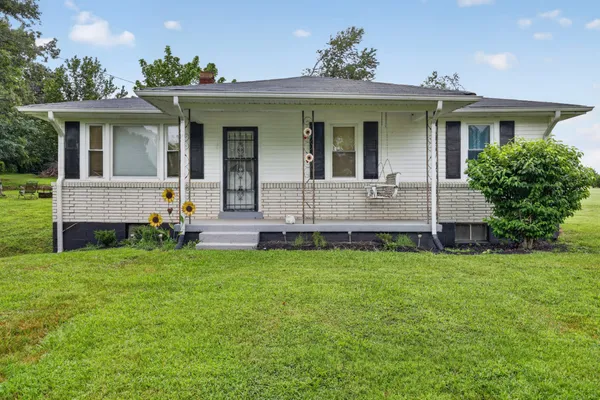 $339,000 | 205 Williams Road, Westmoreland, TN 37186