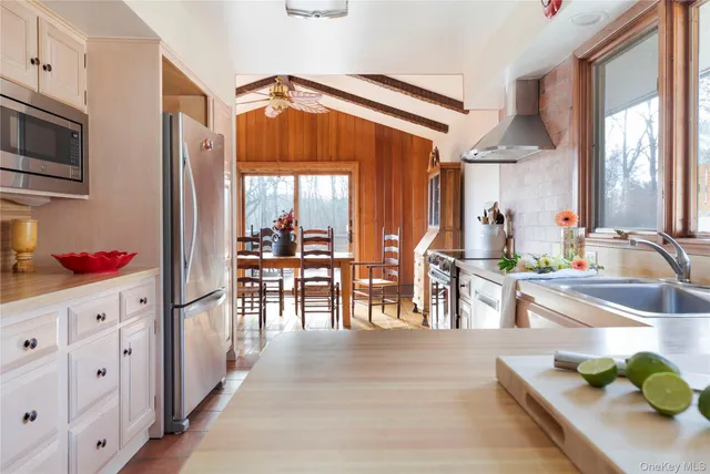 a very nice looking kitchen with lots of counter space