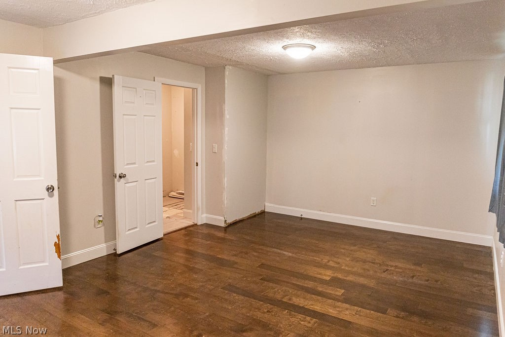 28955 Ridge Road Wickliffe, OH 44092 - Photo 11 of 27 Master bedroom