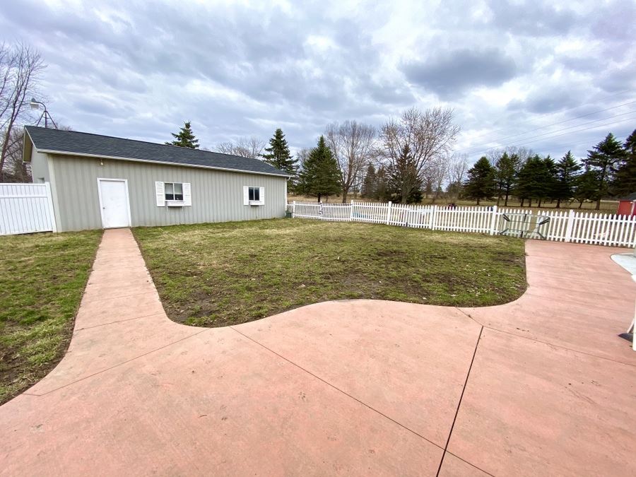 6630 Lansing Road Durand, MI 48429 - Photo 33 of 45 50008403-32.JPG