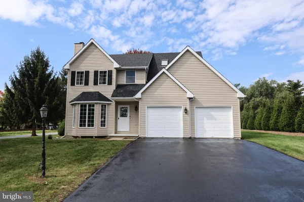 $415,000 | 1015 Willow Drive, Orwigsburg, PA 17961