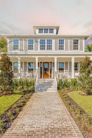 $3,695,000 | 705 17th Avenue Northeast, St. Petersburg, FL 33704