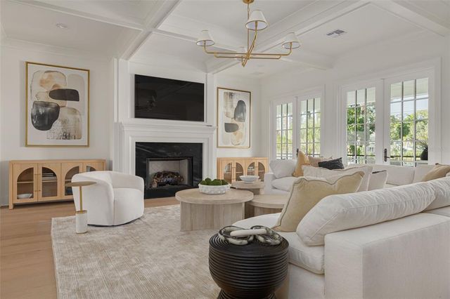 $3,695,000 | 705 17th Avenue Northeast, St. Petersburg, FL 33704