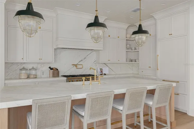 $3,695,000 | 705 17th Avenue Northeast, St. Petersburg, FL 33704