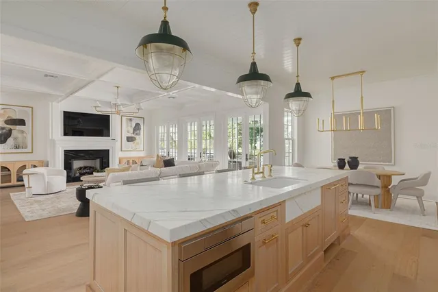 $3,695,000 | 705 17th Avenue Northeast, St. Petersburg, FL 33704