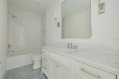 $3,695,000 | 705 17th Avenue Northeast, St. Petersburg, FL 33704