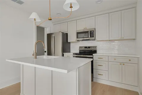 $3,695,000 | 705 17th Avenue Northeast, St. Petersburg, FL 33704