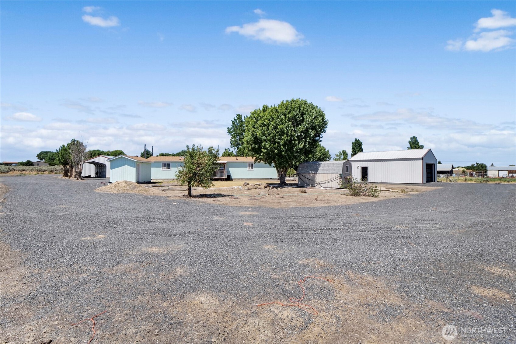 6417 Ferguson Road Northeast Moses Lake, WA 98837 - Photo 8 of 40