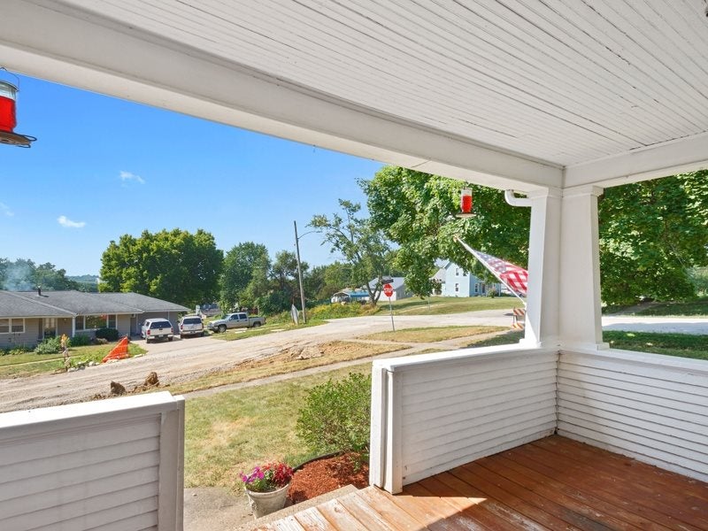 111 East 4th Street Riverside, IA 52327 - Photo 5 of 26 Gallery Image 5