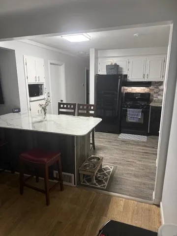 $239,500 | 2490 Pinetree Drive, Trenton, MI 48183