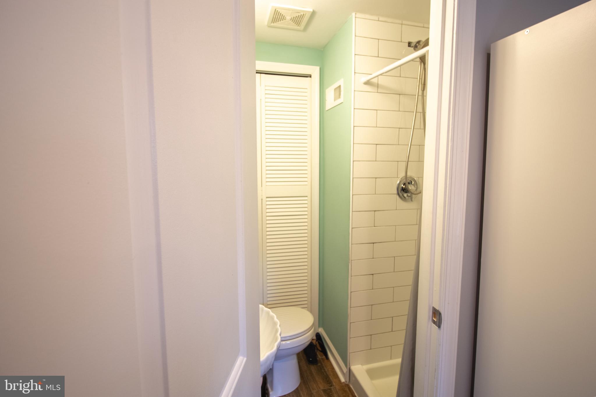 18907 Barnette Circle Triangle, VA 22172 - Photo 27 of 39 a bathroom with a shower