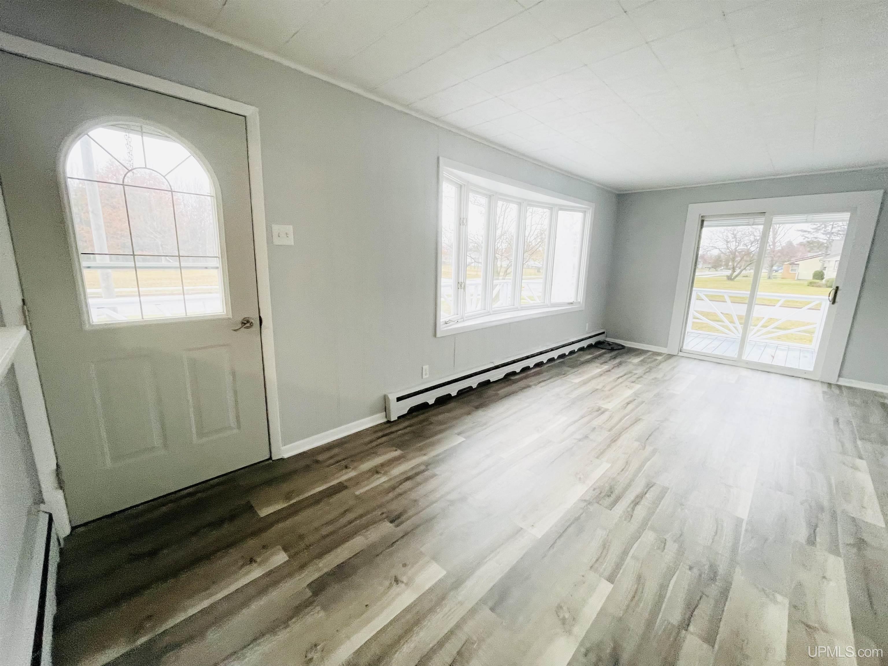 2201 South 23rd Street Escanaba, MI 49829 - Photo 7 of 20