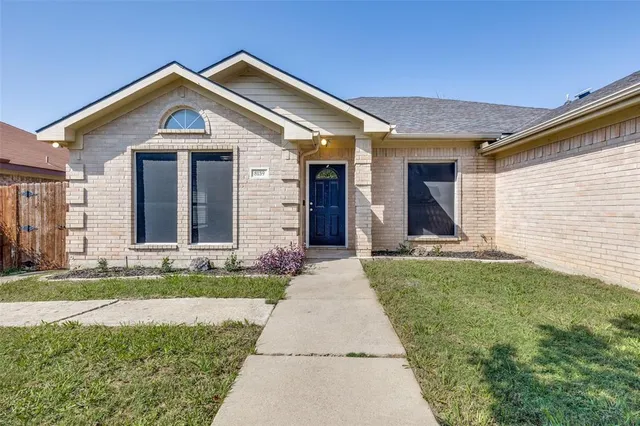 $2,150 | 8159 Kathleen Drive, Fort Worth, TX 76137
