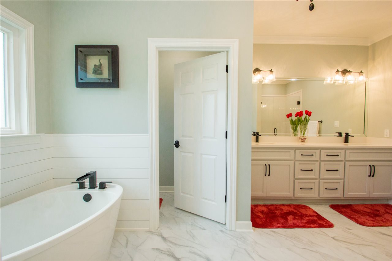 9625 Fairway Drive Foley, AL 36535 - Photo 11 of 22 Master Bath
