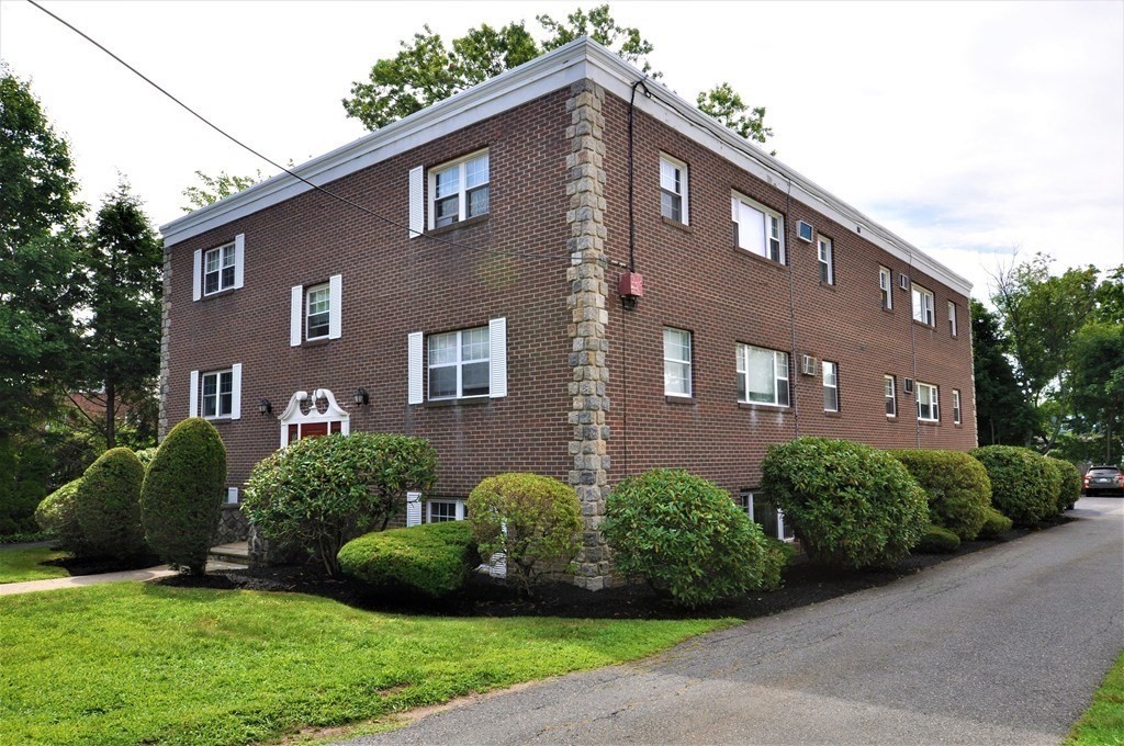 594 Franklin Street, Unit 6 Melrose, MA 02176 - Photo 4 of 10