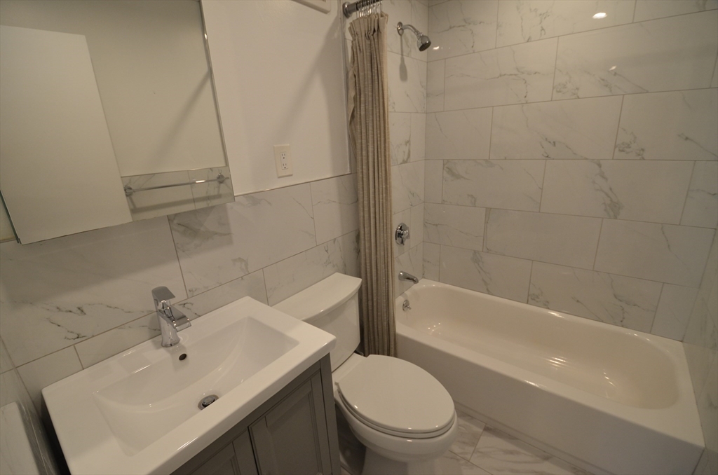 594 Franklin Street, Unit 6 Melrose, MA 02176 - Photo 5 of 10