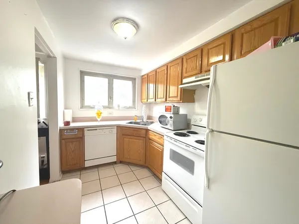 $95,000 | 2014 West 111th Street, Unit 2N, Chicago, IL 60643
