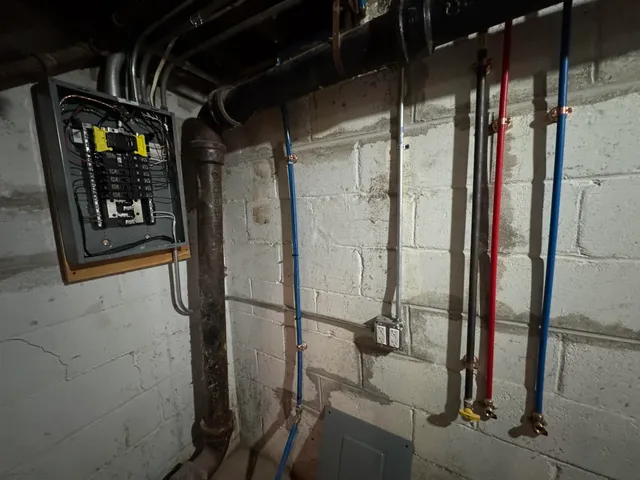 $250,000 | 742 Sheridan Springs Road, Lake Geneva, WI 53147