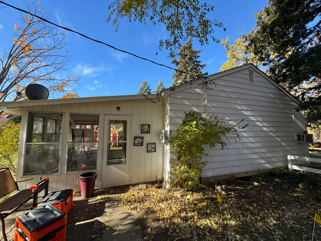 $250,000 | 742 Sheridan Springs Road, Lake Geneva, WI 53147