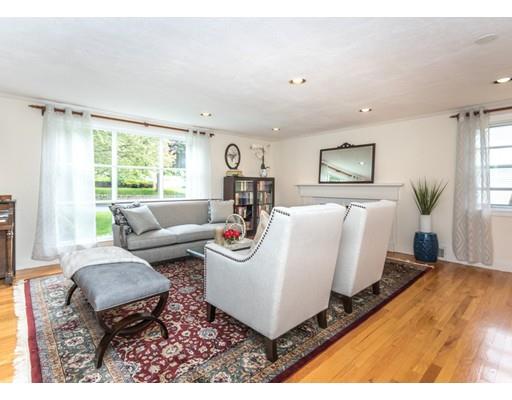 44 McLean Street Wellesley, MA 02481 - Photo 4 of 22 Gallery Image 4