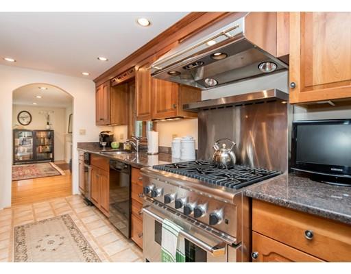 44 McLean Street Wellesley, MA 02481 - Photo 5 of 22 Gallery Image 5
